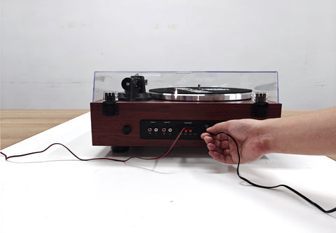 Insert the DC plug of the AC adapter cord into the DC input jack